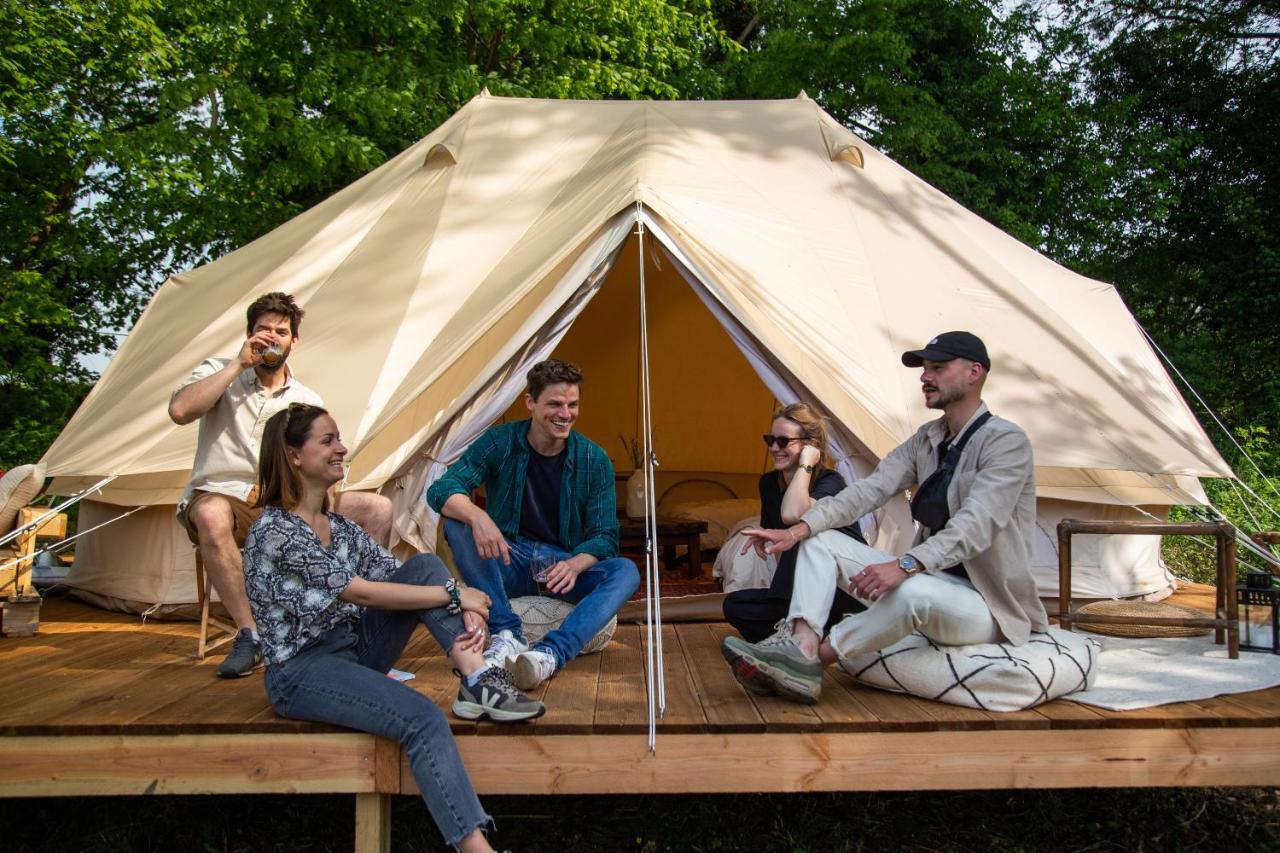 Domaine De Cherimont - Logement Insolite En Groupe Andenne Exterior photo